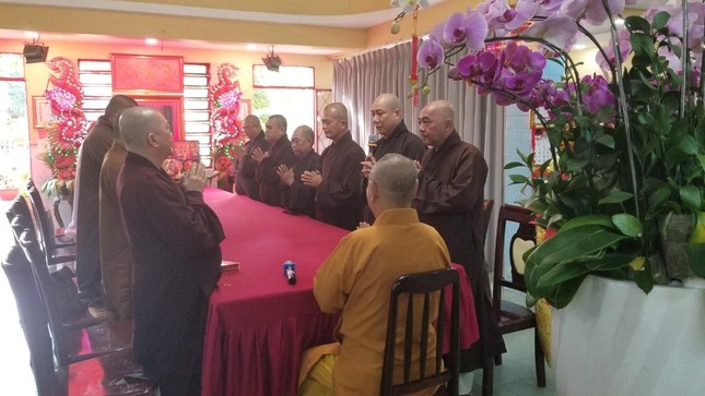 Thường trực Ban Trị sự GHPGVN quận 8 khánh tuế Thượng tọa Thích Huệ Công