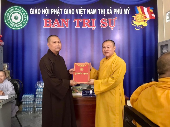 Trao quyết định chuẩn y thành phần nhân sự Ban Trị sự Phật giáo thị xã nhiệm kỳ 2021-2026 Trao quyết định chuẩn y thành phần nhân sự Ban Trị sự Phật giáo thị xã nhiệm kỳ 2021-2026