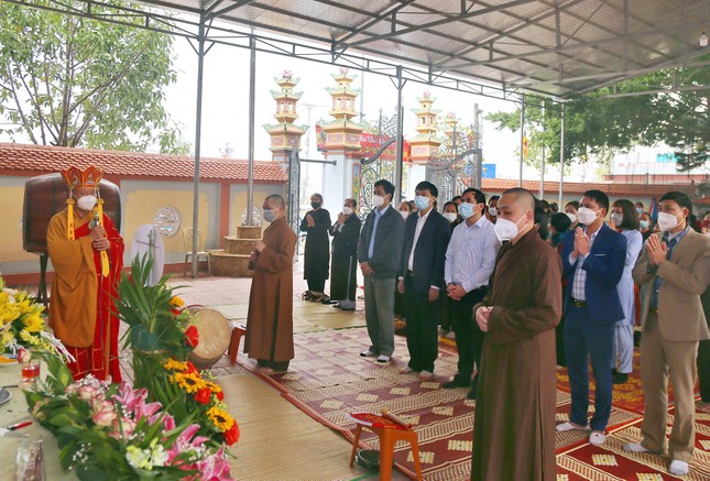 Thượng tọa Thích Tâm Định, Phó ban Trị sự GHPGVN tỉnh Thanh Hóa chia sẻ về ý nghĩa của lễ hội truyền thống Cổ oản cầu phúc