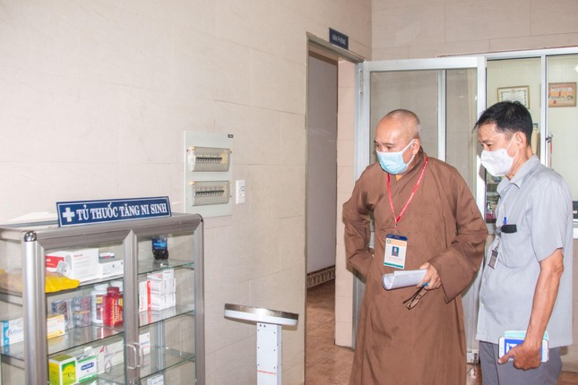 Tủ thuốc dành cho Tăng Ni sinh Tủ thuốc dành cho Tăng Ni sinh