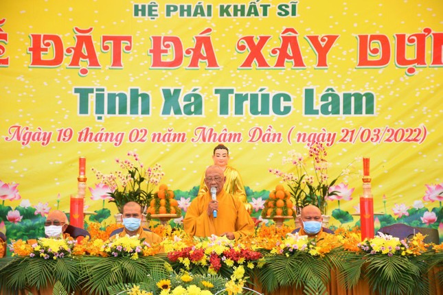 Hòa thượng Thích Huệ Tâm ban đạo từ Hòa thượng Thích Huệ Tâm ban đạo từ