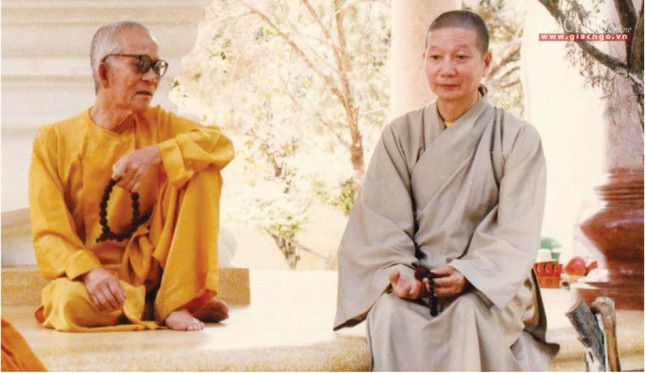 Hòa thượng Thích Trí Quảng bên Đại lão Hòa thượng Thích Trí Tịnh ngày ấy