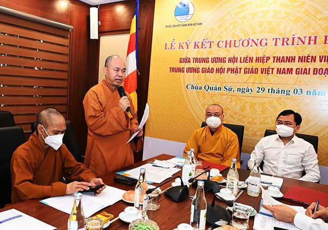 Thượng tọa Thích Đức Thiện phát biểu Thượng tọa Thích Đức Thiện phát biểu