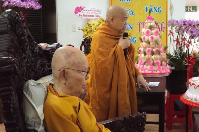 Hòa thượng Thích Giác Toàn chia sẻ tại buổi lễ Hòa thượng Thích Giác Toàn chia sẻ tại buổi lễ