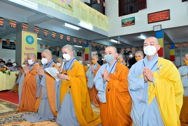 Giới tử Thích Đức Tâm đại diện giới tử dâng lời phát nguyện