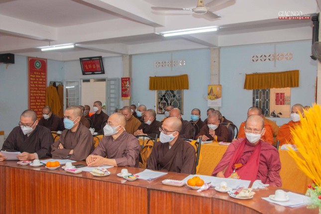 Chư Tăng tham dự phiên họp