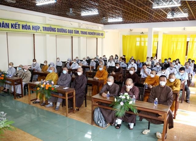 Chư Tăng Ni, Phật tử tham dự phiên họp - Ảnh: Đăng Quang Chư Tăng Ni, Phật tử tham dự phiên họp - Ảnh: Đăng Quang