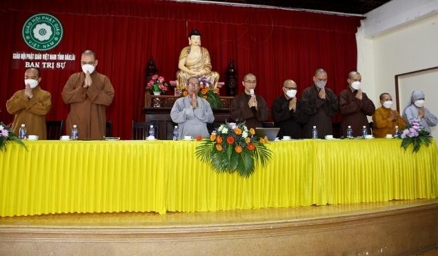 Niệm Phật cầu gia hộ trước khi tiến hành phiên họp - Ảnh: Đăng Quang Niệm Phật cầu gia hộ trước khi tiến hành phiên họp - Ảnh: Đăng Quang