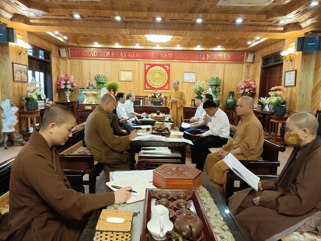 Quang cảnh phiên họp