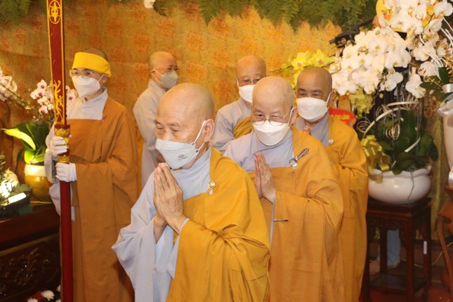 Hữu nhiễu kim quan Hữu nhiễu kim quan