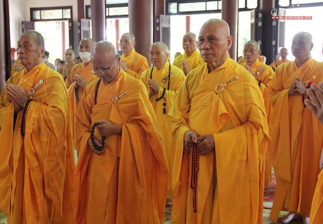 Chư tôn Hòa thượng Chứng minh Chư tôn Hòa thượng Chứng minh