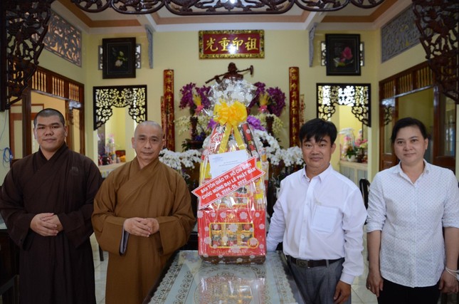 Lãnh đạo Ban Tôn giáo TP.HCM chúc mừng Phật đản đến Ban Trị sự Phật giáo quận Bình Thạnh Lãnh đạo Ban Tôn giáo TP.HCM chúc mừng Phật đản đến Ban Trị sự Phật giáo quận Bình Thạnh