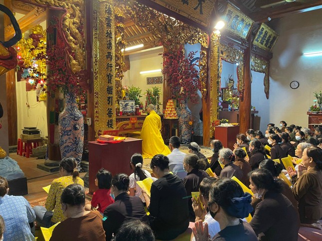 Đạo tràng trang nghiêm trì tụng kinh chú