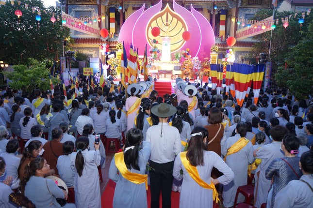 Quang cảnh buổi lễ Quang cảnh buổi lễ