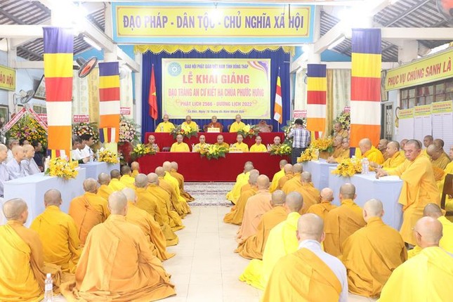 Quang cảnh buổi lễ Quang cảnh buổi lễ