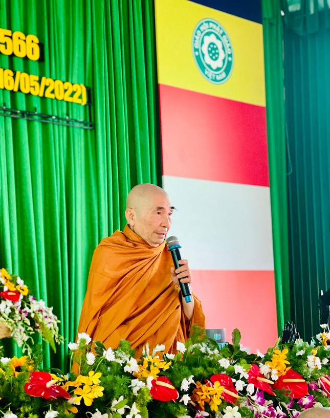 Hòa thượng Thích Giác Quang ban đạo từ