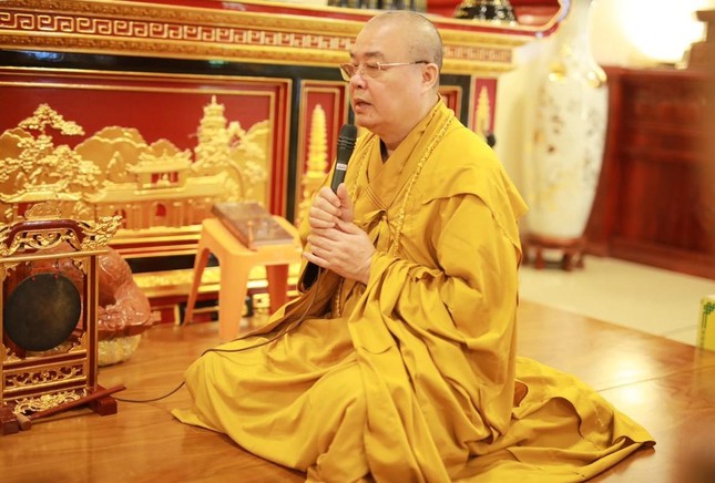 Hòa thượng Thích Thanh Nhiễu ban đạo từ sách tấn chư hành giả Hòa thượng Thích Thanh Nhiễu ban đạo từ sách tấn chư hành giả