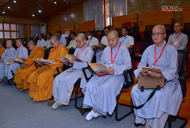 Chư Ni tham dự phiên trù bị Chư Ni tham dự phiên trù bị