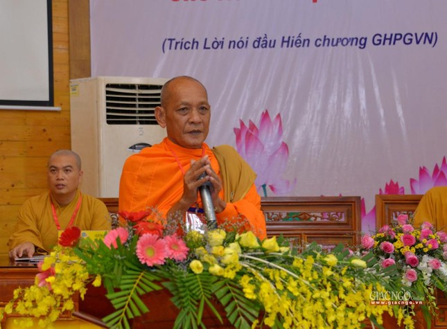 Hòa thượng Danh Lân, Phó ban Trị sự đặc trách Phật giáo Nam tông Khmer trình bày tham luận “Vai trò của trường Giáo lý Pali - kinh, luận, giới đối với hoạt động giáo dục hiện nay” Hòa thượng Danh Lân, Phó ban Trị sự đặc trách Phật giáo Nam tông Khmer trình bày tham luận “Vai trò của trường Giáo lý Pali - kinh, luận, giới đối với hoạt động giáo dục hiện nay”