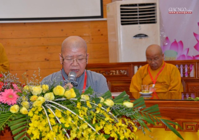 Ni sư Thích nữ Huyền Thành, Phó Phân ban Ni giới GHPGVN tỉnh Kiên Giang trình bày tham luận “Ni giới Kiên Giang luôn nỗ lực hoàn thành các công tác Phật sự” Ni sư Thích nữ Huyền Thành, Phó Phân ban Ni giới GHPGVN tỉnh Kiên Giang trình bày tham luận “Ni giới Kiên Giang luôn nỗ lực hoàn thành các công tác Phật sự”