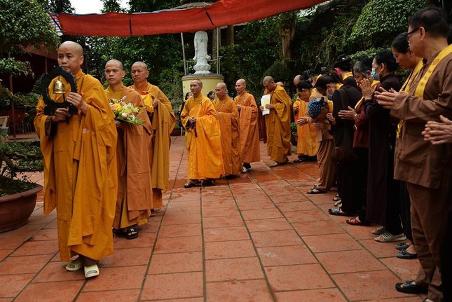 Cung nghinh chư tôn đức quang lâm