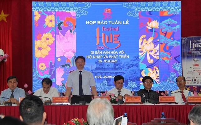 Ông Nguyễn Thanh Bình, Phó Chủ tịch UBND tỉnh Thừa Thiên Huế, Trưởng Ban tổ chức Festival 2022 thông tin về Tuần lễ Festival.