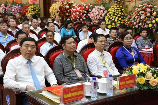 Đại biểu chính quyền Đại biểu chính quyền