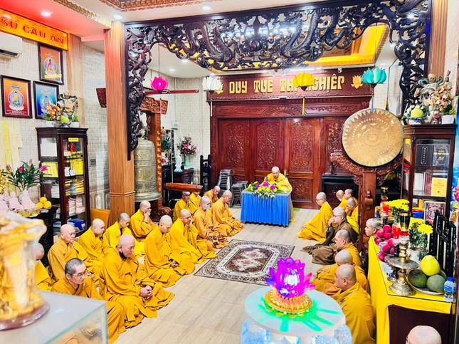 Đại chúng trang nghiêm thính giới Đại chúng trang nghiêm thính giới