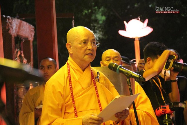 Hòa thượng Thích Huệ Phước đọc diễn văn khai mạc