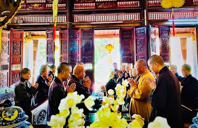 Cúng dường trường hạ chùa Tường Vân Cúng dường trường hạ chùa Tường Vân