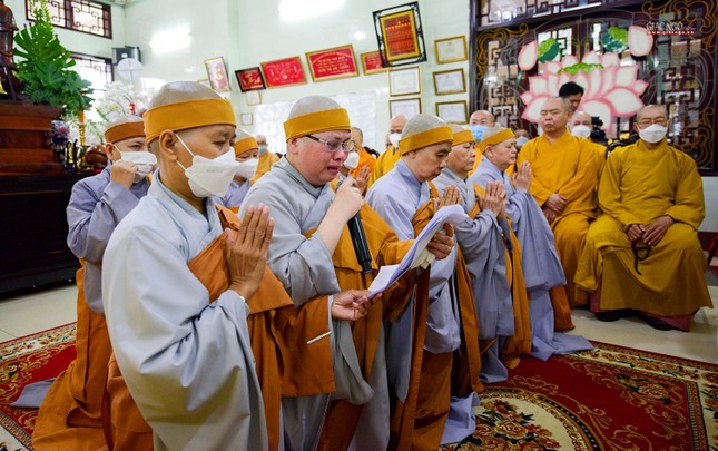 Đại diện môn đồ pháp quyến dâng lời tưởng niệm Đại diện môn đồ pháp quyến dâng lời tưởng niệm