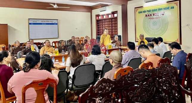 Quang cảnh phiên họp