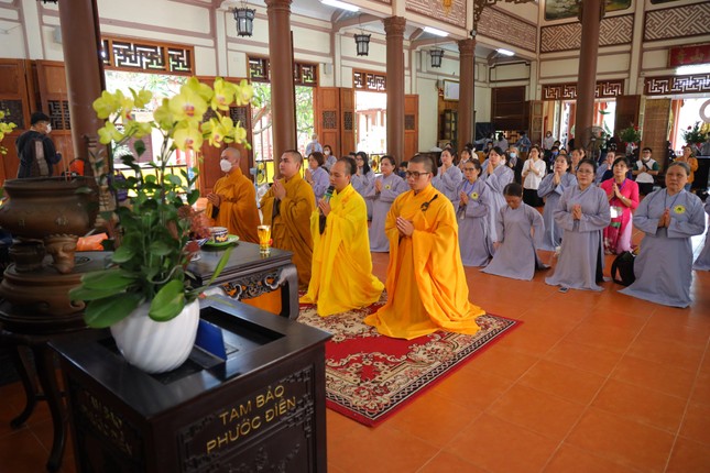 Tác bạch cúng dường tại trường hạ chùa Long Sơn Tác bạch cúng dường tại trường hạ chùa Long Sơn
