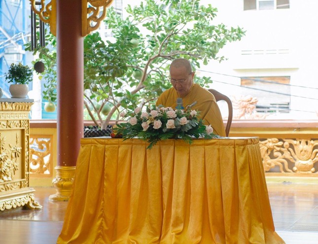 Thượng tọa Thích Phước Nghiêm trùng tuyên giới bổn Tỳ-kheo Thượng tọa Thích Phước Nghiêm trùng tuyên giới bổn Tỳ-kheo