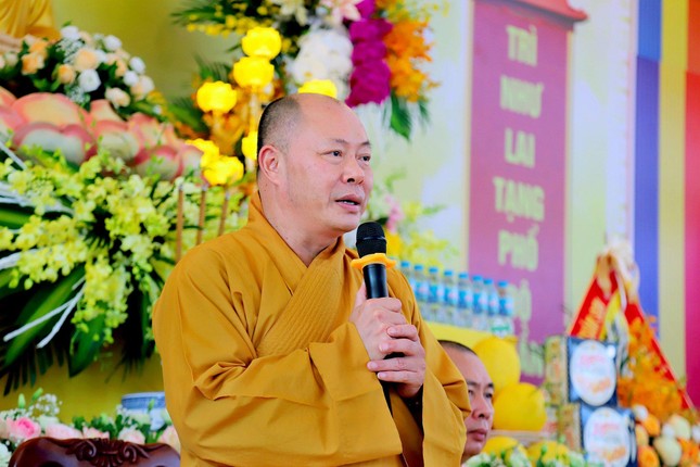 Thượng tọa Thích Tâm Định ban đạo từ Thượng tọa Thích Tâm Định ban đạo từ