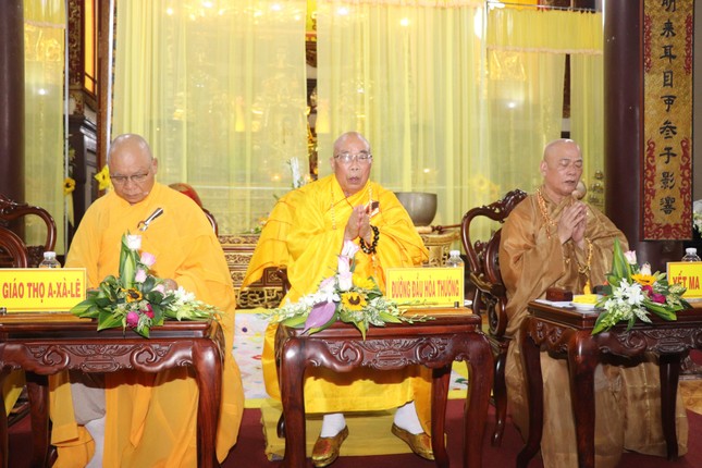 Tam sư truyền giới Tỳ-kheo