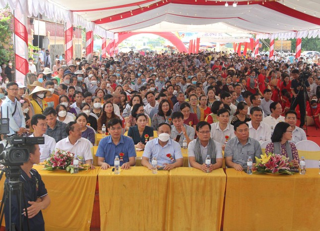 Buổi lễ Vu lan - Báo hiếu tại chùa Chí Linh có sự tham dự của hơn 3.000 Tăng Ni, Phật tử, nhân dân sau 2 năm gián đoạn bởi dịch Covid-19 Buổi lễ Vu lan - Báo hiếu tại chùa Chí Linh có sự tham dự của hơn 3.000 Tăng Ni, Phật tử, nhân dân sau 2 năm gián đoạn bởi dịch Covid-19