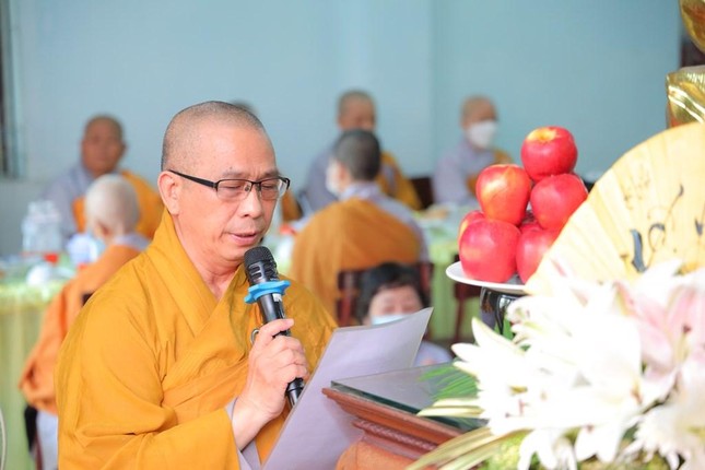 Thượng tọa Thích Tâm Chơn đọc quyết định bổ nhiệm trụ trị chùa Giác Quang Thượng tọa Thích Tâm Chơn đọc quyết định bổ nhiệm trụ trị chùa Giác Quang