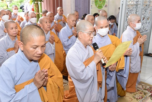 Ni sư Thích nữ Như Liễu dâng lời tác bạch cúng dường Ni sư Thích nữ Như Liễu dâng lời tác bạch cúng dường