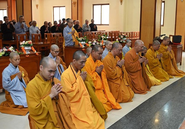 Đại diện chư hành giả dâng lời tác bạch Đại diện chư hành giả dâng lời tác bạch