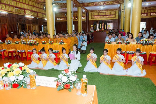 Phật tử Nguyên Hạ dâng lời cảm niệm Phật tử Nguyên Hạ dâng lời cảm niệm