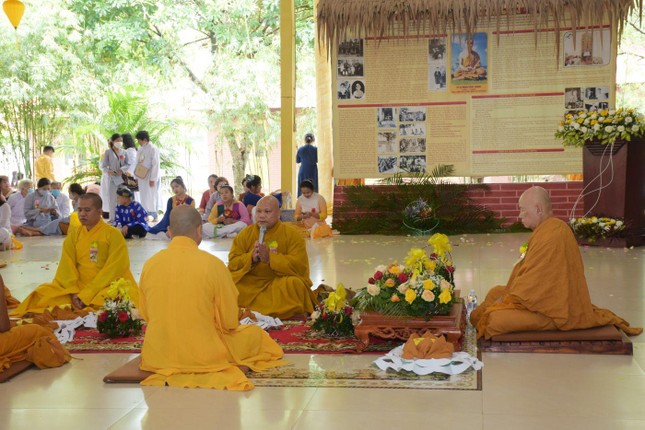 Thượng tọa Thích Thiện Thức ban đạo từ Thượng tọa Thích Thiện Thức ban đạo từ