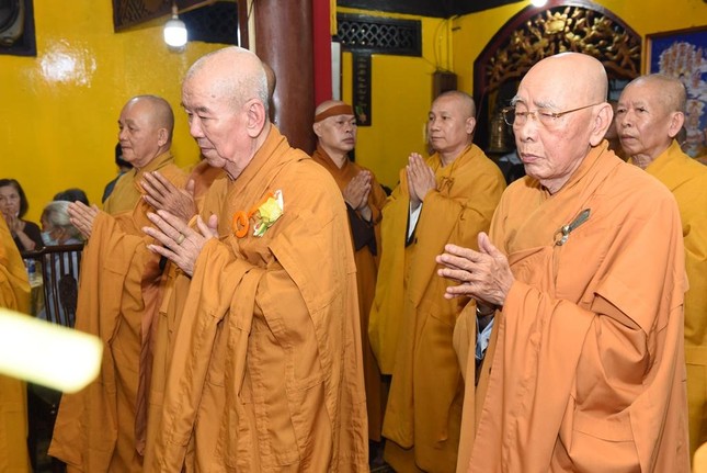 Chư tôn đức trong Ban Thừa kế Thiên Thai Thiền Giáo Tông tưởng niệm