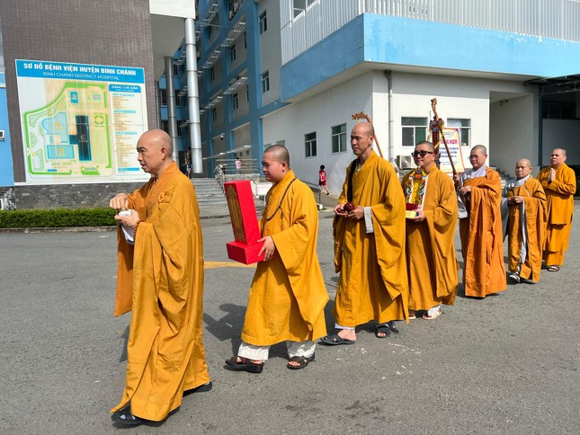 Rước linh vị các hương linh về an vị tại tu viện Tường Vân (thị trấn Tân Túc, huyện Bình Chánh) Rước linh vị các hương linh về an vị tại tu viện Tường Vân (thị trấn Tân Túc, huyện Bình Chánh)