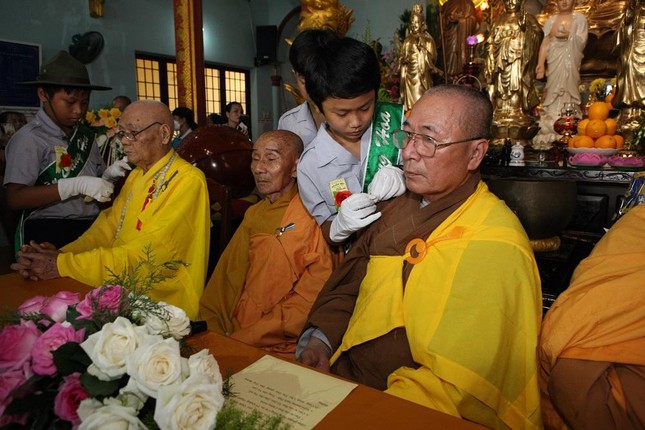 Nghi thức cài hoa hồng