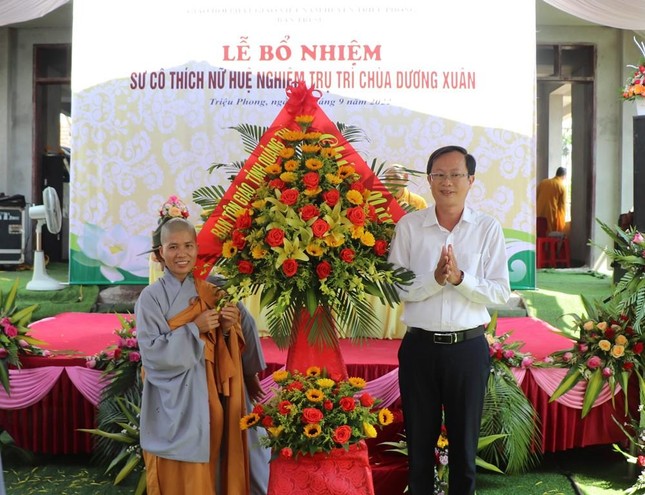 Ban Tôn giáo tỉnh Quảng Trị tặng hoa chúc mừng Ban Tôn giáo tỉnh Quảng Trị tặng hoa chúc mừng