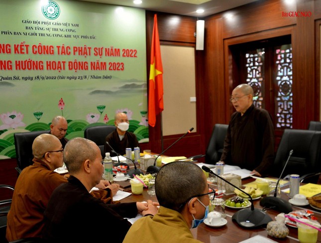 Chư Ni phát biểu tại hội nghị