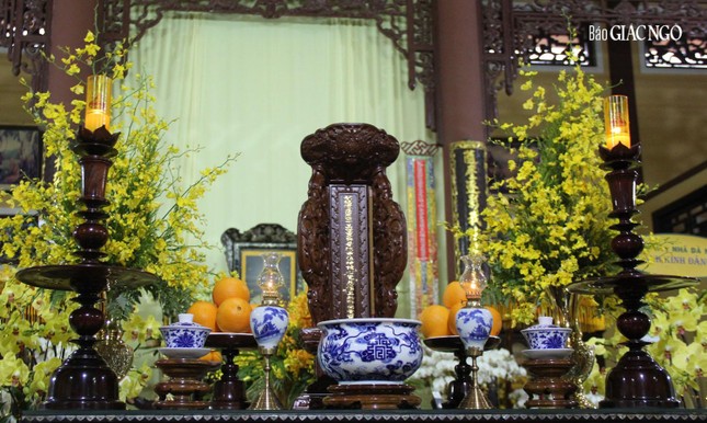 Long vị cố Trưởng lão Hòa thượng