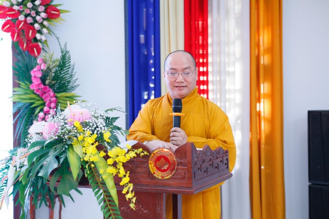 Thượng tọa Thích Phước Tiến phát biểu khai mạc