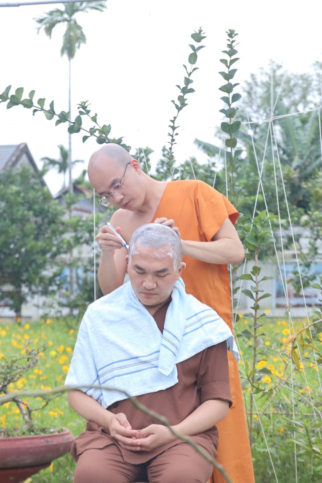Giây phút nghệ sĩ Đại Nghĩa thế phát - Ảnh: H.K Giây phút nghệ sĩ Đại Nghĩa thế phát - Ảnh: H.K